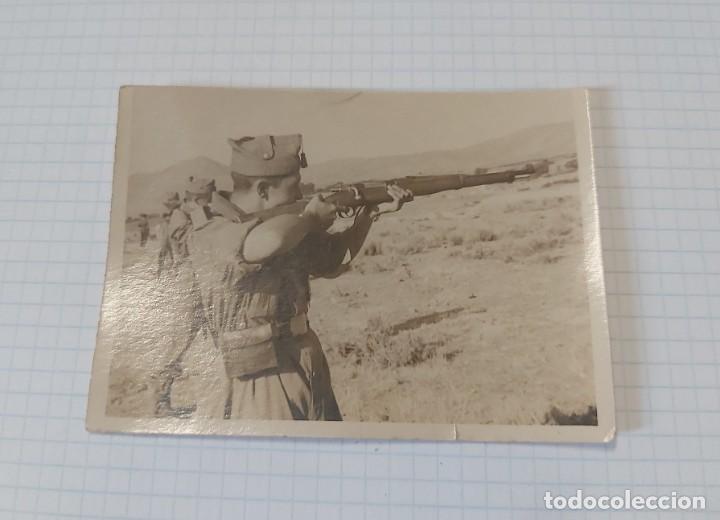 Militaria: Foto de soldado espa&ntilde;ol de los a&ntilde;os 50, 9 x 6,5 cm