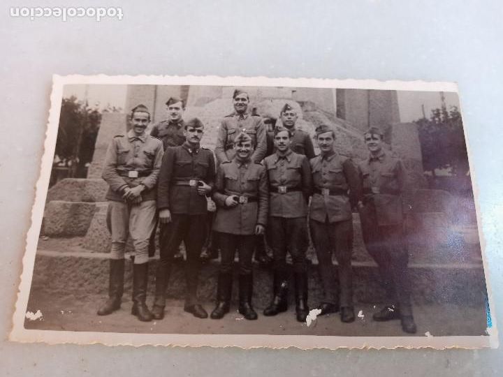 Militaria: FOTO SOLDADOS ESPA&Ntilde;OLES EN EL A&Ntilde;O 1942 CON INFORMACI&Oacute;N Y NOMBRES EN LA PARTE POSTERIOR