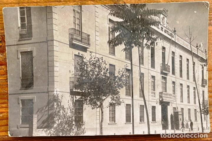 Militaria: FOTO POSTAL DE CUARTEL DE ARTILLERIA, NO CIRCULADA, ESCRITA.
