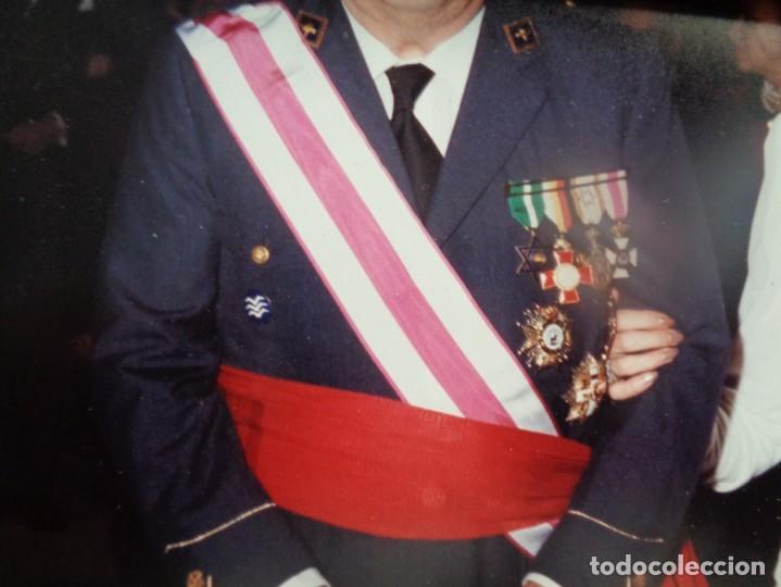 Militaria: AVIACION : FOTO DE GENERAL MUY CONDECORADO , EMBLEMA VUELO SIN MOTOR, ETC .... 15 X 20 CM.