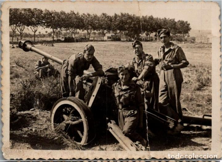 Militaria: De maniobras con el ca&ntilde;&oacute;n - 10.06.1949 - Peque&ntilde;a Fotograf&iacute;a - 85x61mm