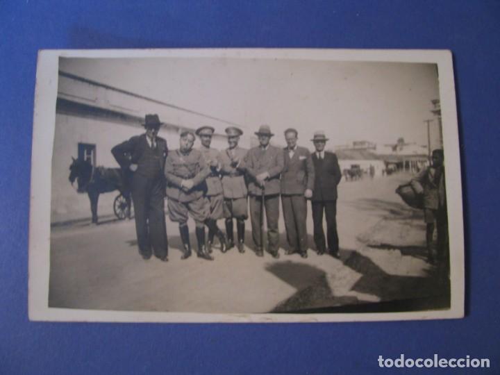 Militaria: ANTIGUA FOTOGRAF&Iacute;A CON MILITARES. NO HAY DATOS.