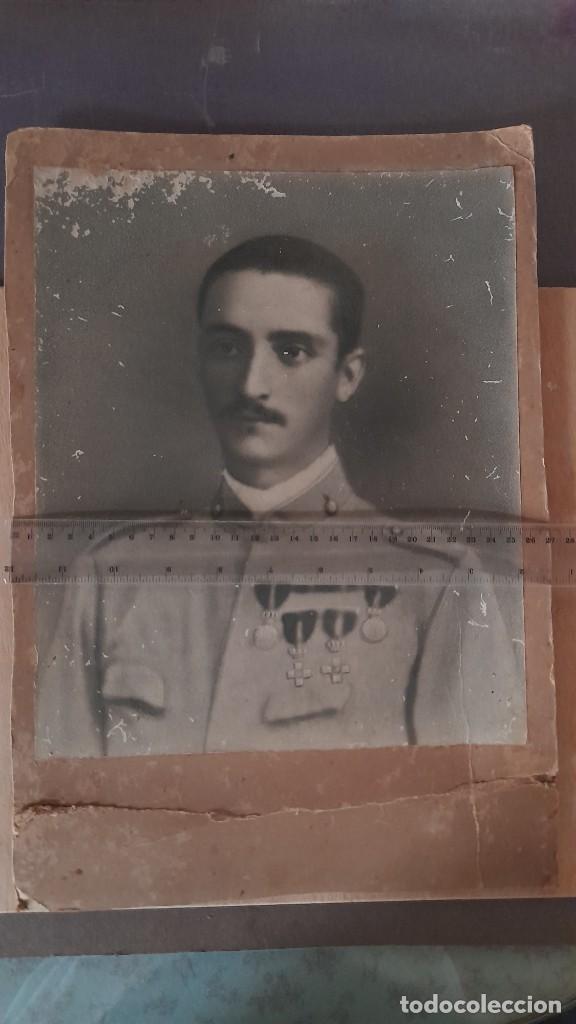 Militaria: Fotograf&iacute;a retrato de gran formato de un soldado de la guerra de Cuba o Filipinas, artiller&iacute;a 1898