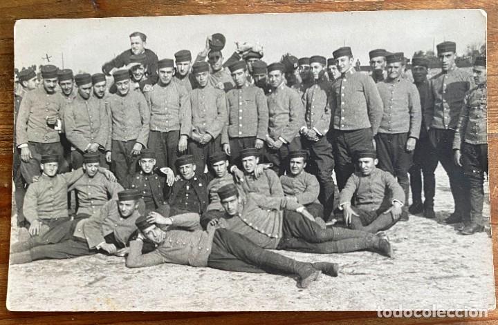 Militaria: ANTIGUA FOTOGRAFIA DE MILITARES ESPA&Ntilde;OLES, EPOCA DE AFONSO XIII, TAMA&Ntilde;O POSTAL