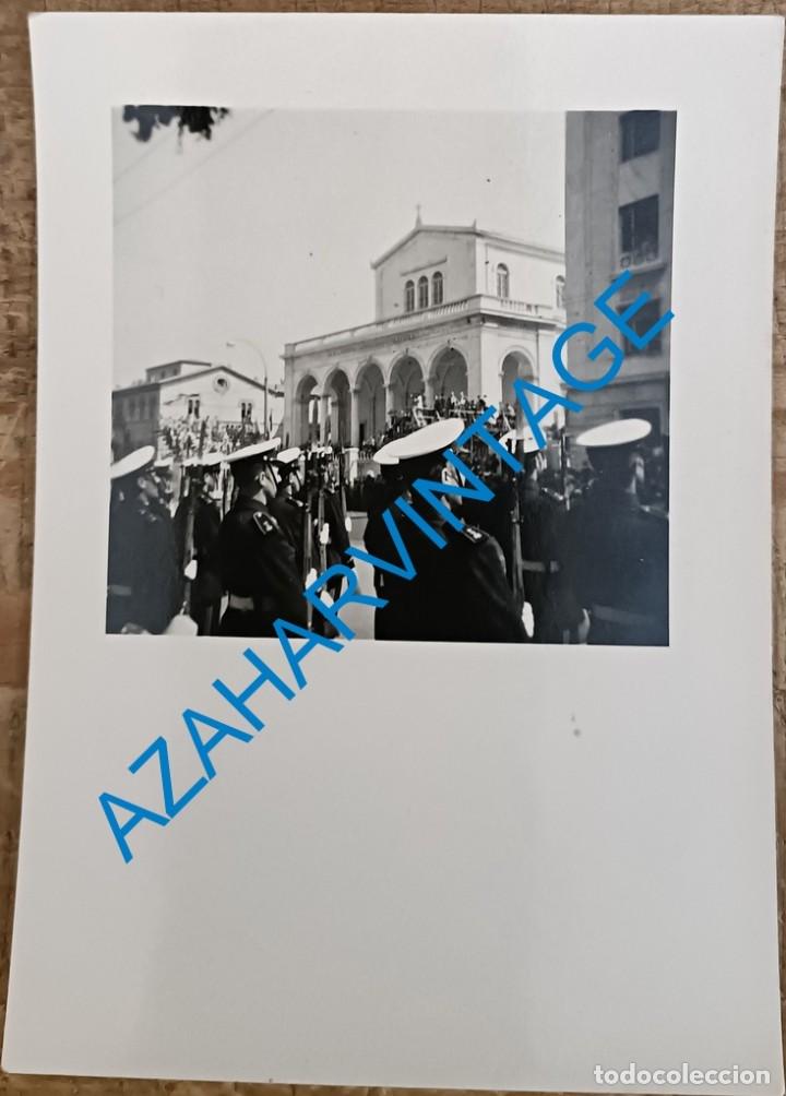 Militaria: ANTIGUA FOTOGRAFIA, PARADA MILITAR, INFANTERIA DE MARINA, 75X105MM