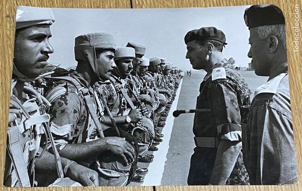 Military Antiques: Antigua fotografia de tropas aerotransportadas egipcias en el Cairo 1973, mide 30 x 20,5 cms. Fotogr
