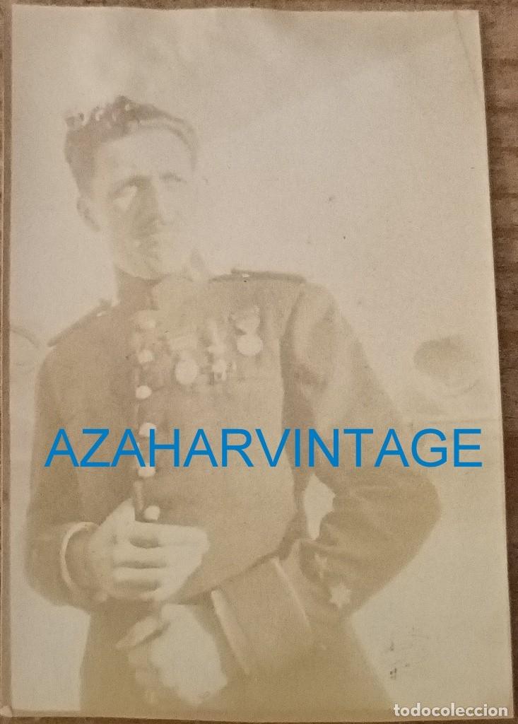 Militaria: ANTIGUA FOTOGRAFIA DE UN TENIENTE CONDECORADO, 44X62MM