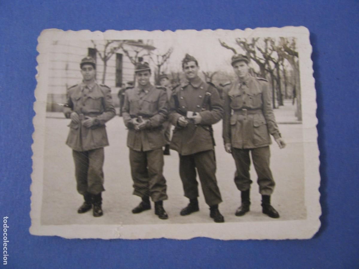 Militaria: FOTO DE MILITARES. 8X6 CM.