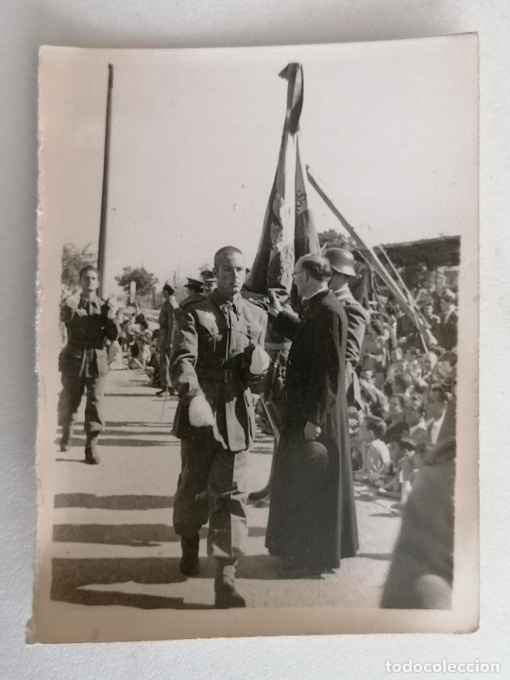 Militaria: SOLDADOS JURANDO BANDERA, MEDIDAS 6 X 8 CM