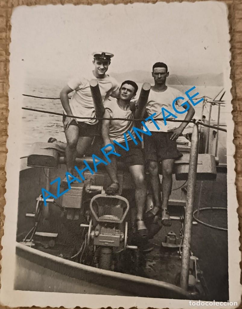 Military Antiques: ANTIGUA FOTOGRAFIA SOLDADOS INFANTERIA DE MARINA, A BORDO DE UN BUQUE, 66X90MM