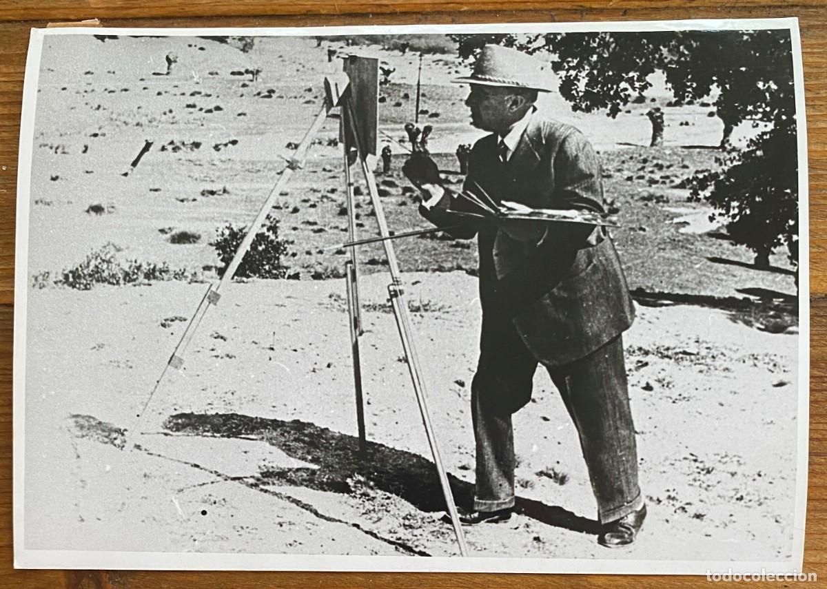 Militaria: FOTOGRAFIA DE FRANCISCO FRANCO PINTANDO, MIDE 17,5 X 12,5 CMS. FOTO DE PRENSA, ESTADO, TAL COMO SE V