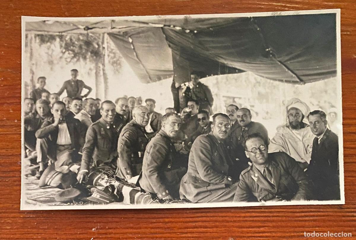 Militaria: FOTOGRAFIA DE OFICIALES DE REGULARES Y AUTORIDADES JALIFE&Ntilde;AS, A&Ntilde;OS 30, TAMA&Ntilde;O POSTAL.