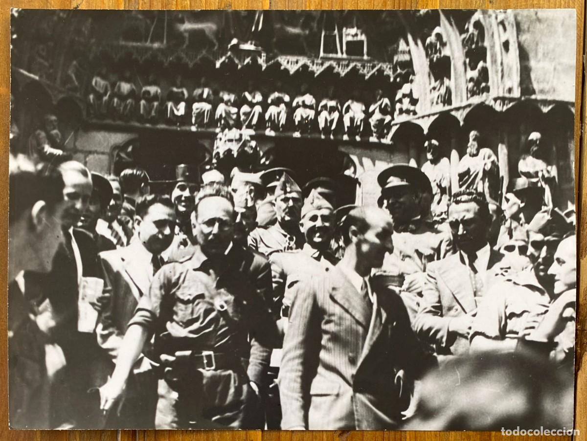 Militaria: FOTOGRAFIA DEL GENERAL FRANCISCO FRANCO, CAUDILLO DE ESPA&Ntilde;A, FOTO DE PRENSA, MIDE 24 X 18 CMS.