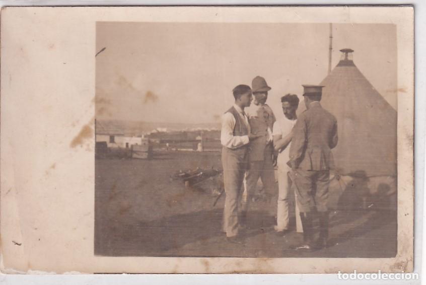 Militaria: Postal fotogr&aacute;fica norte de &Aacute;frica. Militares en una acuartelamiento. Regulares. Rif ?