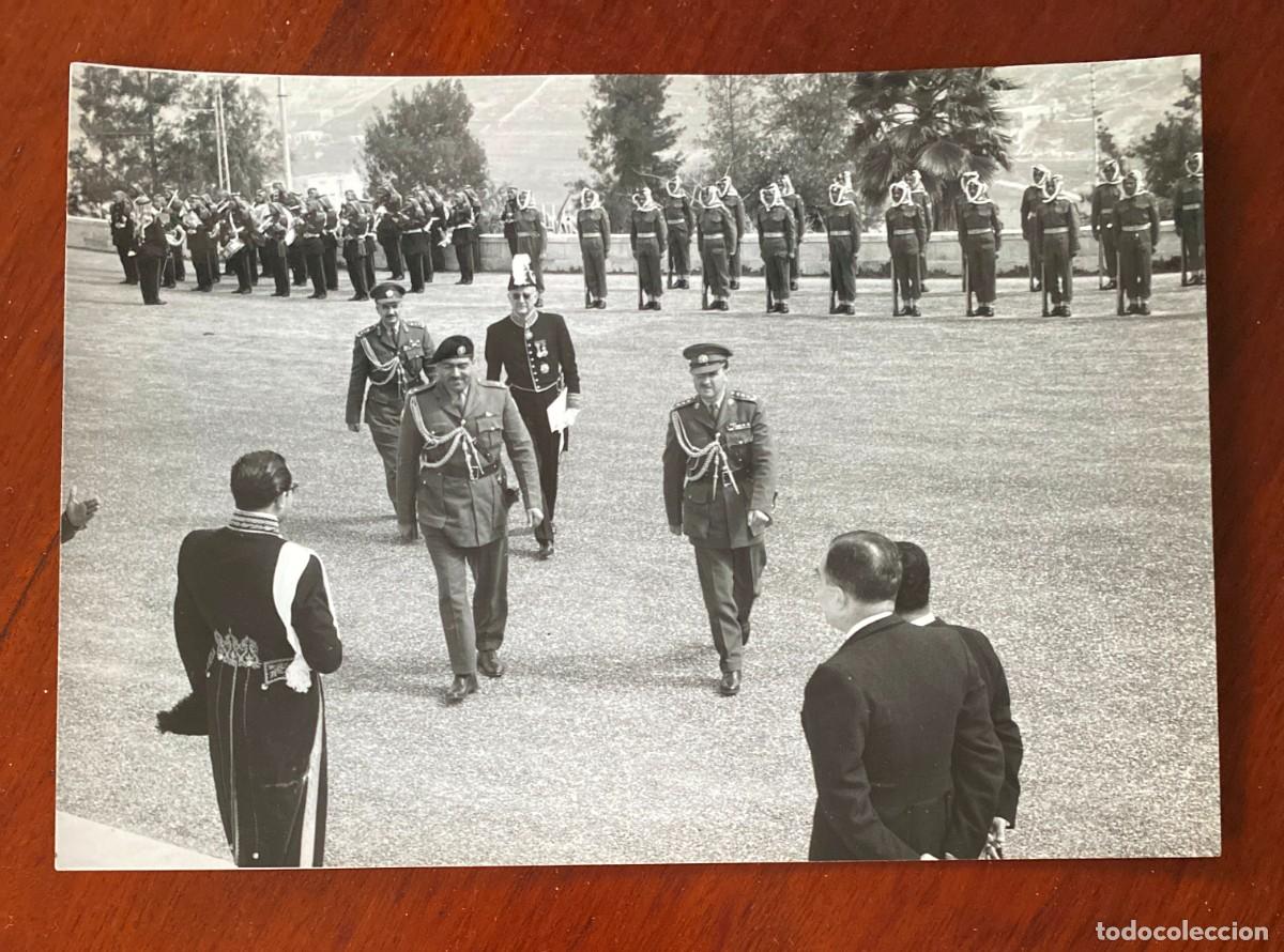 Military Antiques: FOTOGRAFIA DE EMBAJADOR ESPA&Ntilde;OL EN JORDANIA, FOTO STUDIO SAMIRAMIS (AMMAN), MIDE 17,5 X 12 CMS.