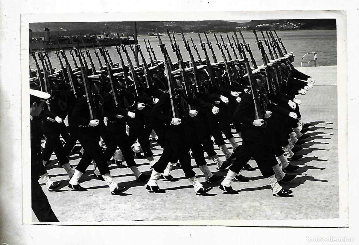 Militaria: M25- FOTO ANTIGUA- DESFILE DE LA MARINA