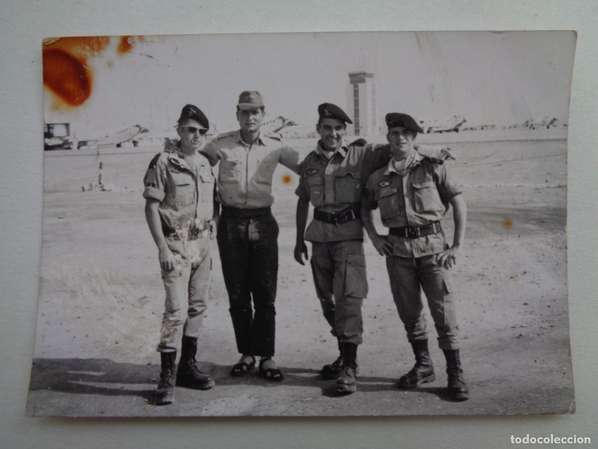 Militaria: AVIACION - BRIGADA PARACAIDISTA , BRIPAC : FOTO DE MILITARES Y AVIONES AL FONDO