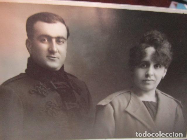 Militaria: fotografia militar con pelliza astracan. Hecha postal