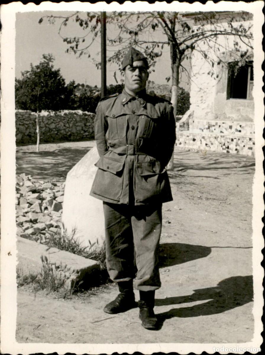 Military Antiques: Original de epoca - Ejercito espa&ntilde;ol de Postguerra - Medidas: 85 x 65 mm