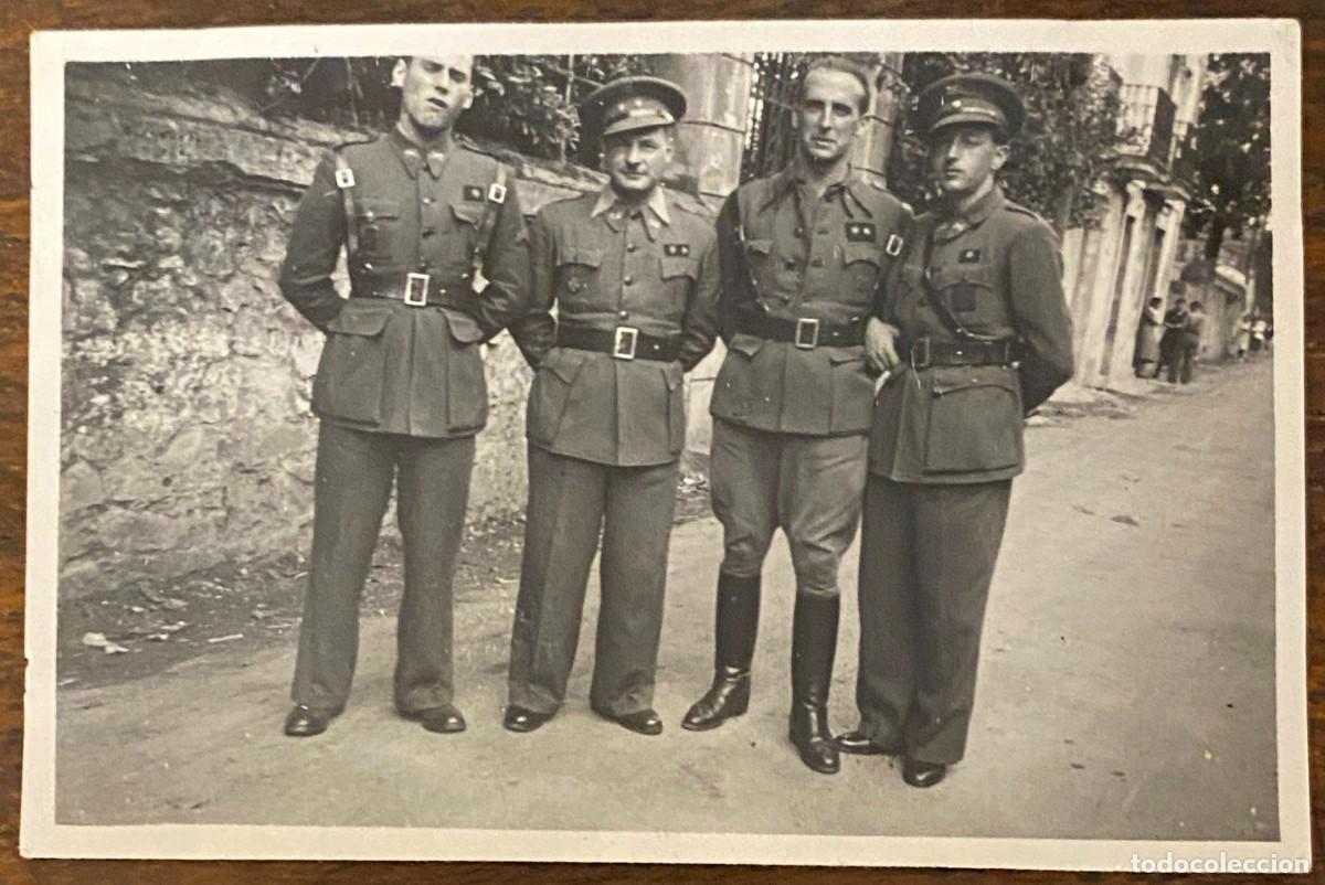 Militaria: FOTOGRAFIA DE OFICIALES, TENIENTE PROVISIONAL, ALFEREZ PROVISIONAL, MIDE 8,8 X 5,7 CMS.