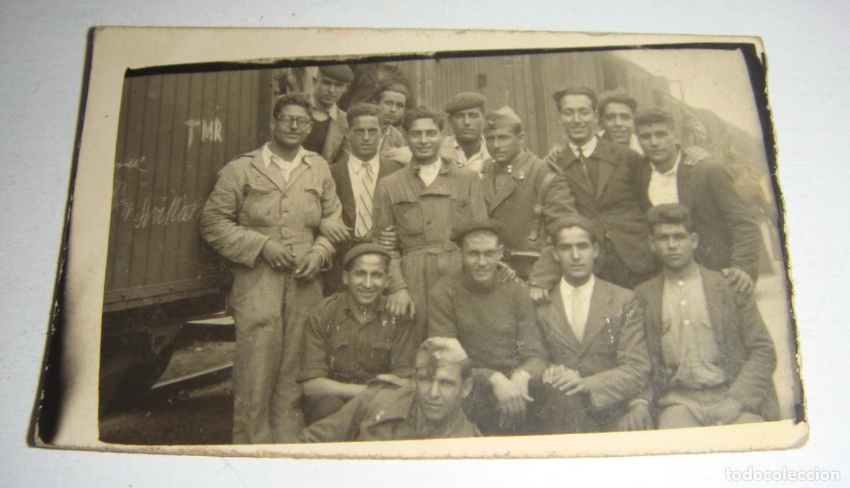 Militaria: Fotograf&iacute;a antigua. Estaci&oacute;n de tren de Baeza. 1943