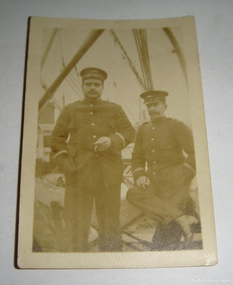 Militaria: Antigua fotograf&iacute;a militar de Alb&uacute;mina. &Eacute;poca de Alfonso XIII. Oficiales maquinistas navales.