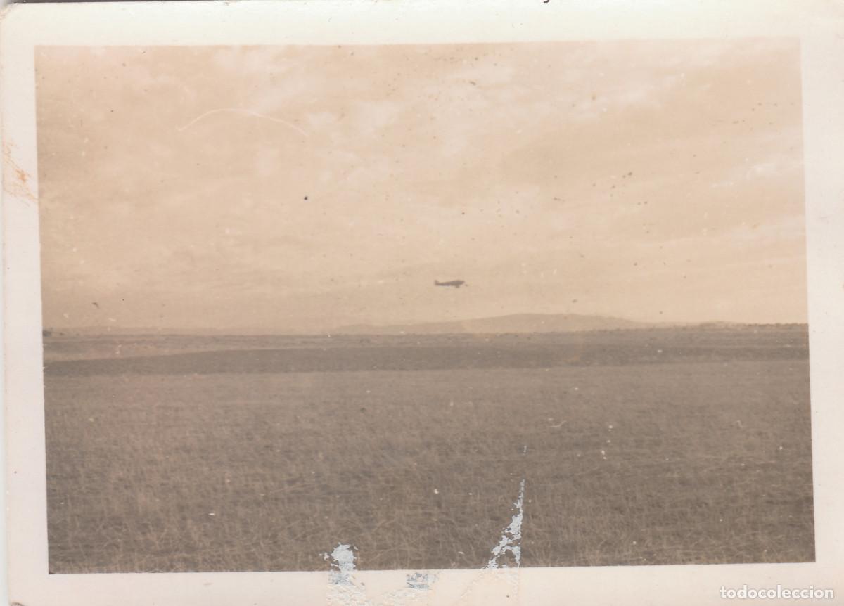 Militaria: Aeroplano. Avi&oacute;n militar en pleno vuelo. A&ntilde;os 30-40. ry