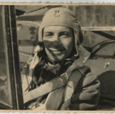 Militaria: 1941-45 FOTO II GUERRA MUNDIAL. LUFTWAFFE PILOTO EN CABINA AVIÓN MESSERSCHMITT BF 109 (8,5X12CM). Lote 388510399