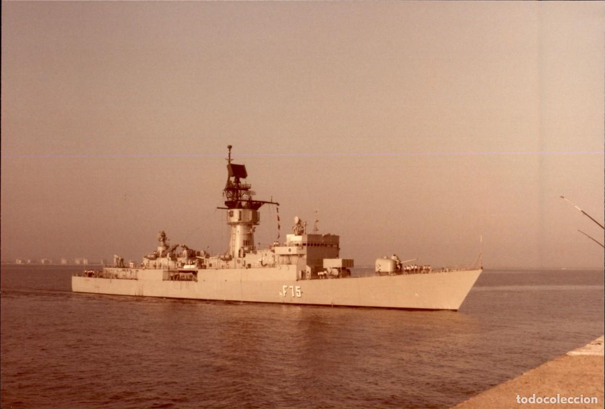 Militaria: Original - A&ntilde;o 1986 - Armada Espa&ntilde;ola - Fragata Extremadura F-75 - Puerto de Cadiz