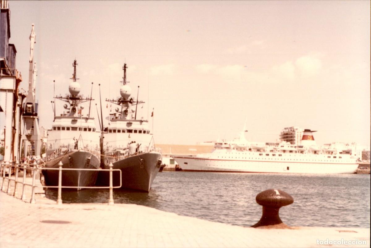 Militaria: Original - A&ntilde;o 1986 - Armada Espa&ntilde;ola - Fragatas espa&ntilde;olas - Puerto de Cadiz