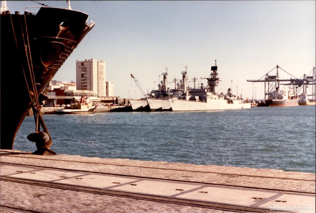 Militaria: Original - A&ntilde;o 1986 - Armada Espa&ntilde;ola - Fragata Baleares F-71 - Puerto de Cadiz
