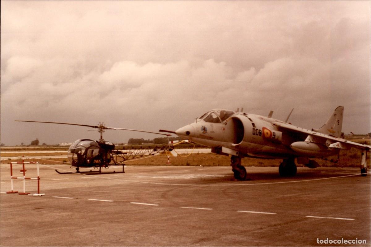 Militaria: Original - A&ntilde;o 1986 - Helicoptero y caza de la Armada Espa&ntilde;ola - Base naval de Rota - Cadiz