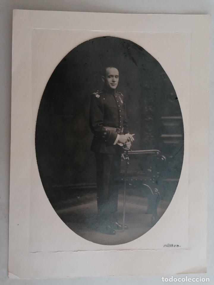 Militaria: FOTOGRAFIA MILITAR POSANDO, FOTOGRAFO WALKEN, MEDIDAS 15 X 21,3 CM