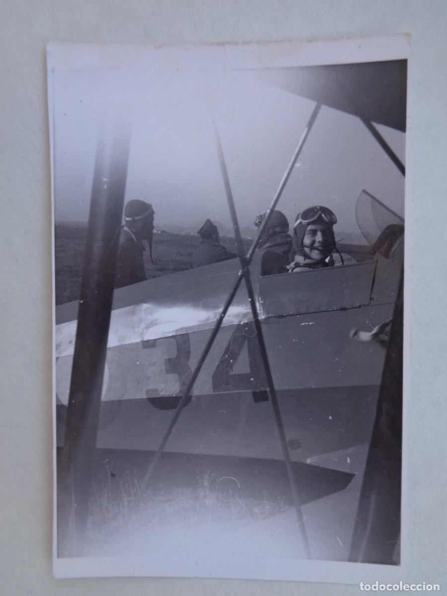 Militaria: AVIACION : FOTO DE PILOTO EN AVION MATRICULA 34
