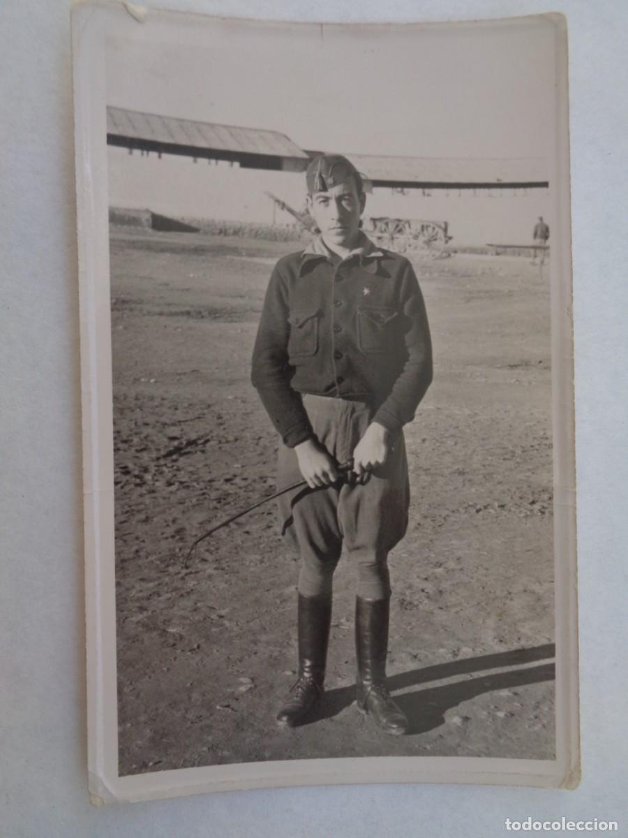 Militaria: GUERRA CIVIL : FOTO DE ALFEREZ PROVISIONAL CON CAZADORA , FUSTA Y BOTAS DE MONTAR
