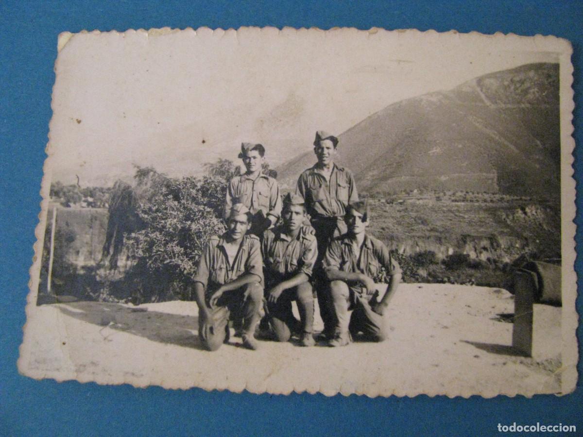 Militaria: FOTO DE MILITARES. 8X6 CM.