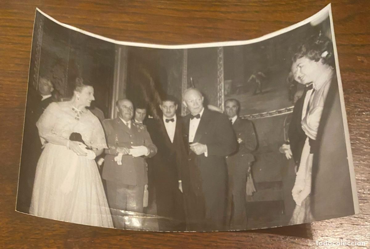 Militaria: FOTOGRAFIA DEL PRESIDENTE EISENHOWER, EN BANQUETE OFRECIDO EN EL PALACIO DE ORIENTE POR EL GERALISMO