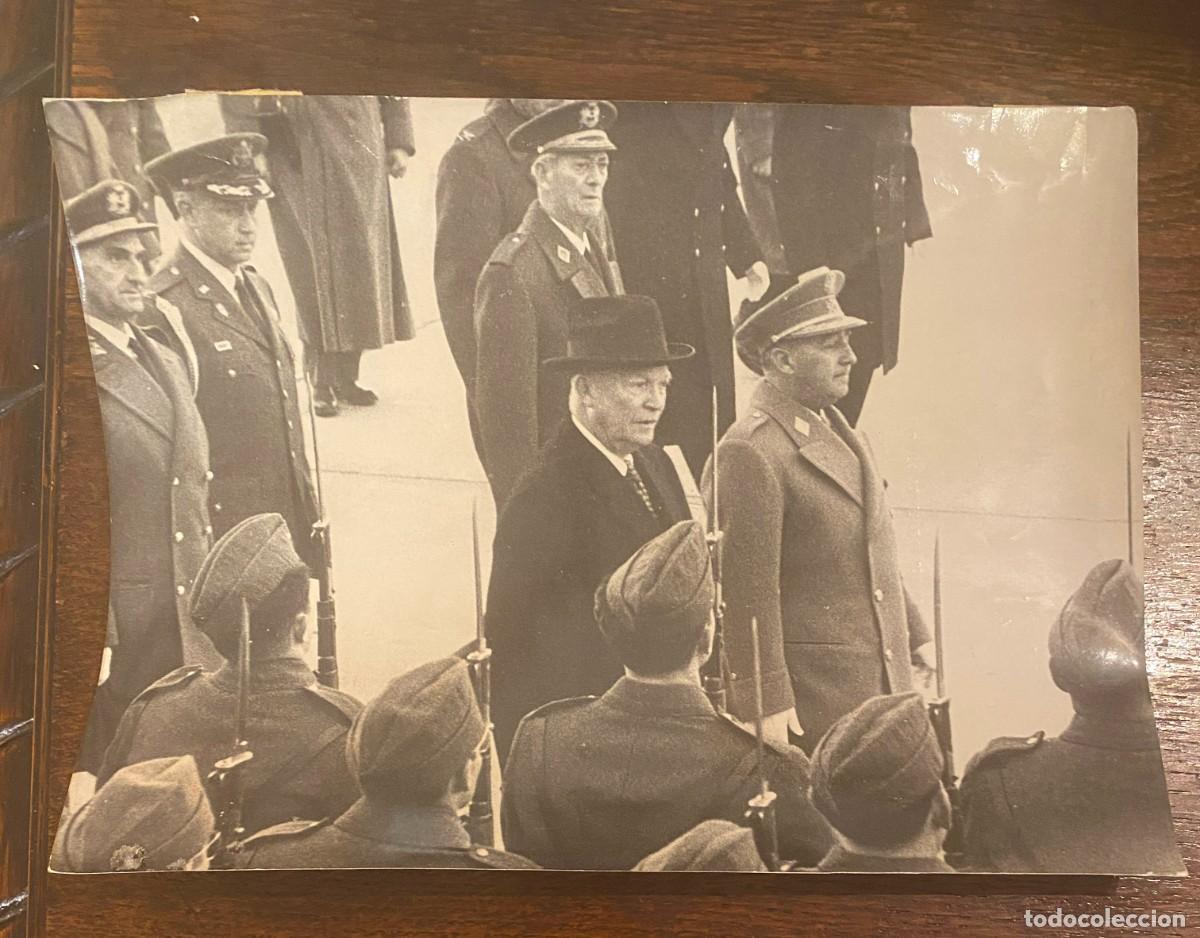 Militaria: FOTOGRAFIA DEL PRESIDENTE EISENHOWER, CON EL GERALISMO FRANCO, FOTO DE PRENSA, FOTO JORDAN, MIDE 24