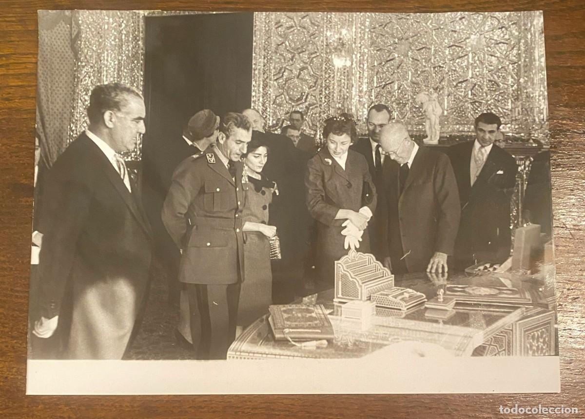 Militaria: FOTOGRAFIA DEL PRESIDENTE EISENHOWER EN EL PALACIO DE THERAN, FOTO DE PRENSA, MIDE 24 X 18,5 CMS.