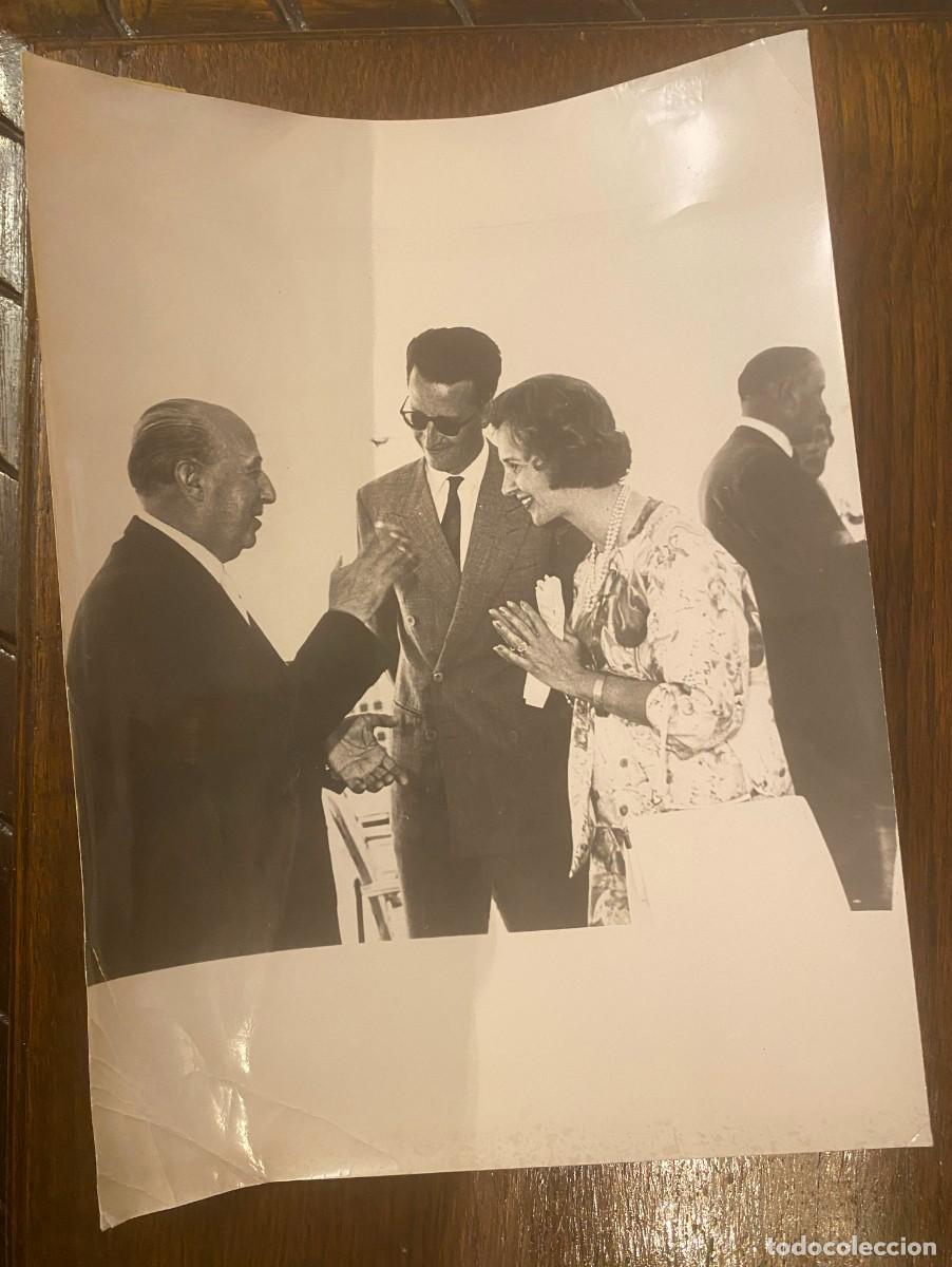 Militaria: FOTOGRAFIA DEL GENERALISIMO FRANCO, CON LOS REYES BALDUINO Y FABIOLA DE BELGICA, FOTO DE PRENSA, MID