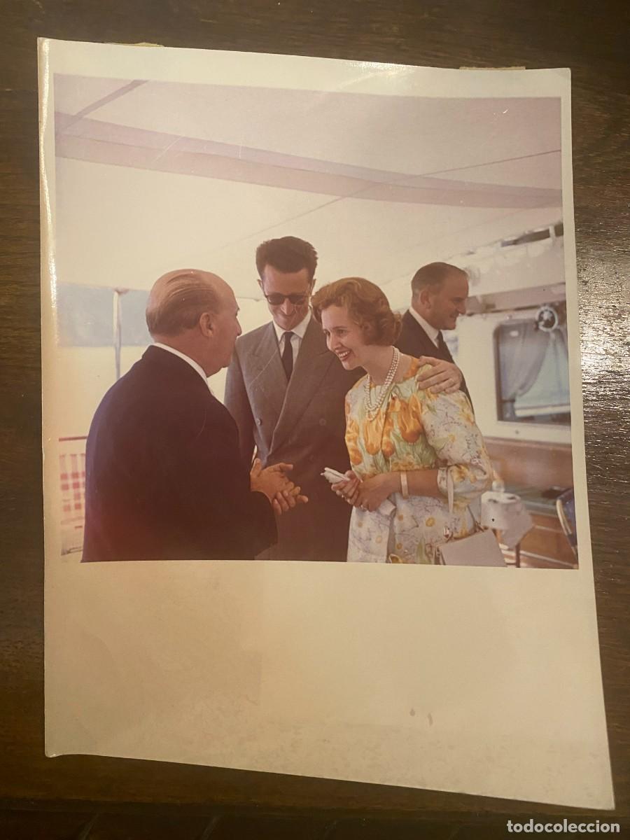 Militaria: FOTOGRAFIA DEL GENERALISIMO FRANCO, CON LOS REYES BALDUINO Y FABIOLA DE BELGICA, FOTO DE PRENSA, MID