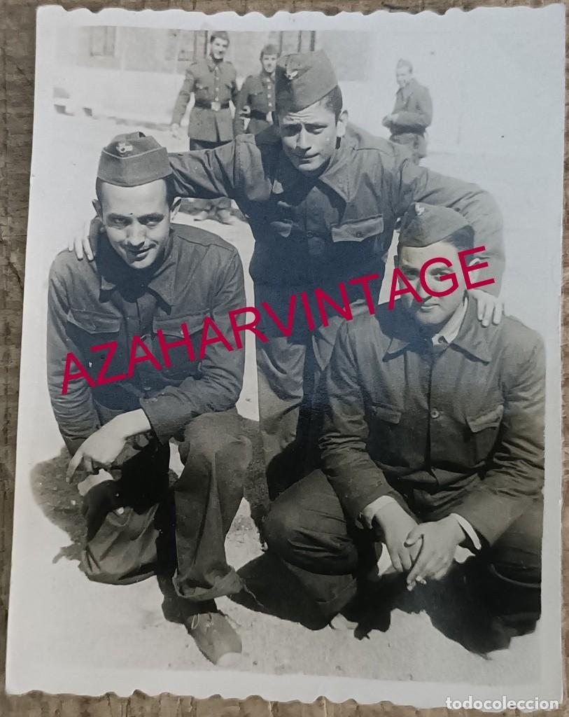 Militaria: 1953, ANTIGUA FOTOGRAFIA SOLDADOS DE AVIACION, 62X80MM