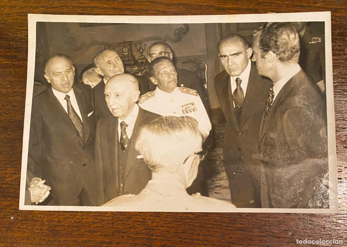Militaria: FOTOGRAFIA DEL GENERALIMO FRANCO CON EL PRINCIPE DON JUAN CARLOS, EN COMPA&Ntilde;IA CON LOS MINISTROS, FOT