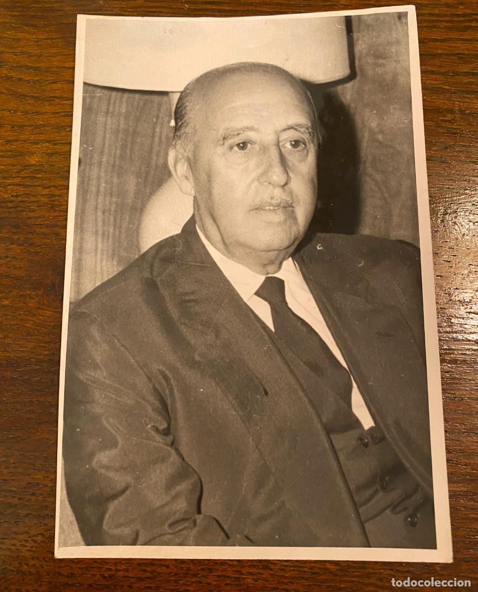 Militaria: FOTOGRAFIA DE EL GENERALISIMO FRANCO, FOTO DE PRENSA, MIDE 17,5 X 11,5 CMS.