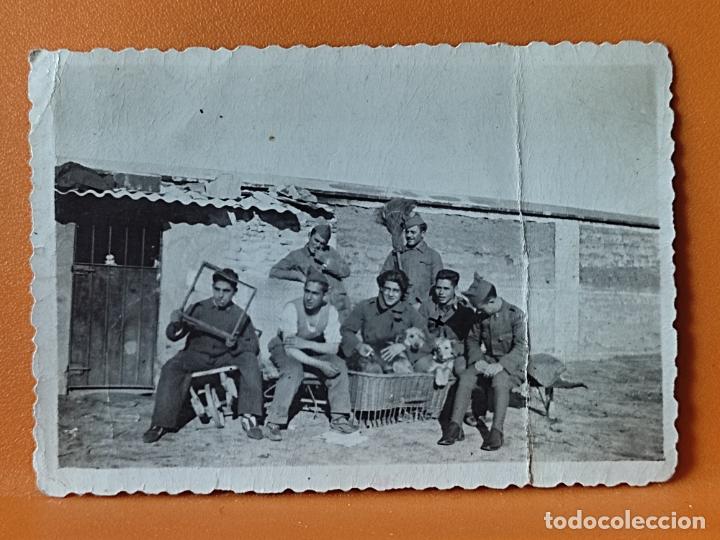 Military Antiques: SOLDADOS GUERRA CIVIL A&Ntilde;OS 30 REPUBLICA 8,7 X 5,9 CMS CUARTEL GRANJA
