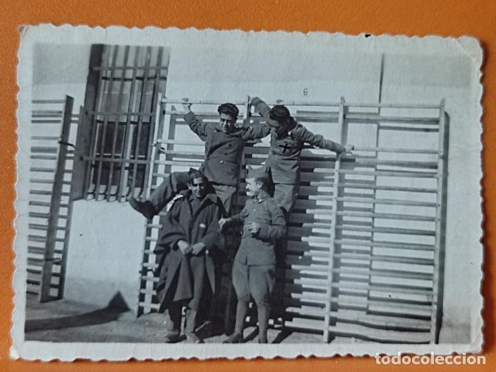 Military Antiques: SOLDADOS GUERRA CIVIL A&Ntilde;OS 30 REPUBLICA 8,7 X 5,9 CMS ESPALDERAS GIMNASIO LEGAN&Eacute;S