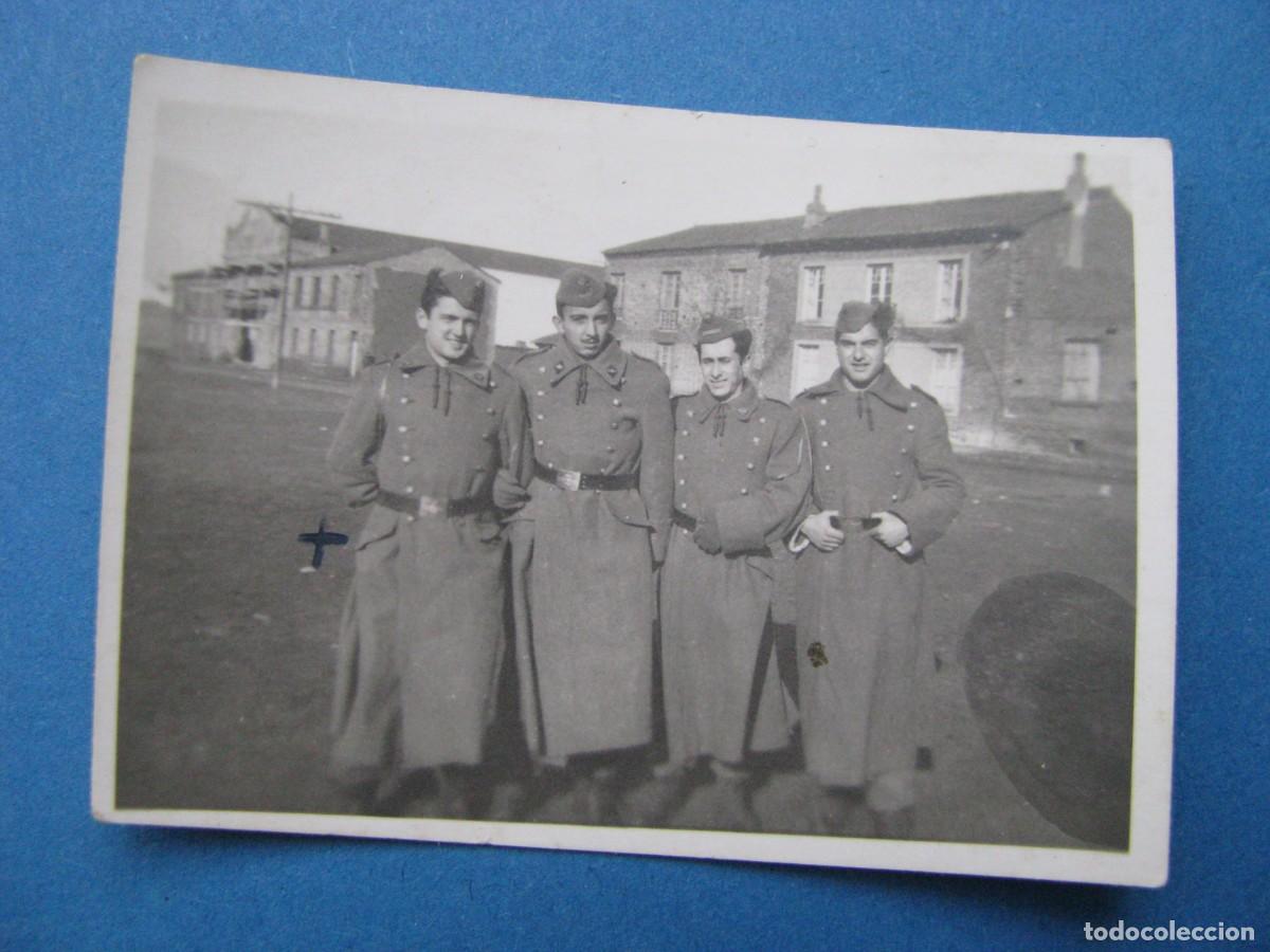 Militaria: FOTO DE MILITARES. 1951. 6X4 CM.