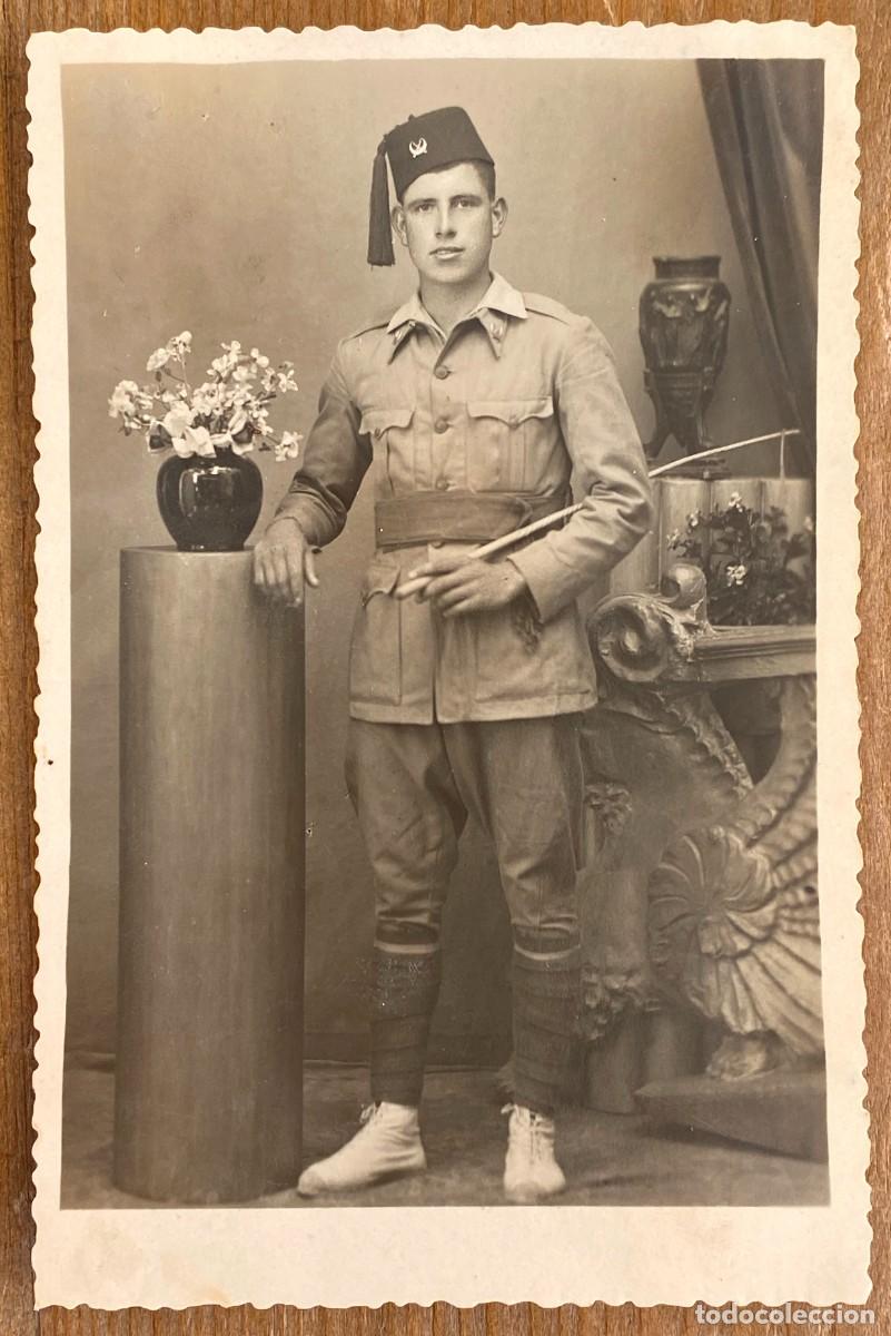 Militaria: FOTOGRAFIA DE MILITAR DE REGULARES DE MELILLA, MIDE 13,5 X 8,8 CMS. VA ESCRITA POR DETRAS.