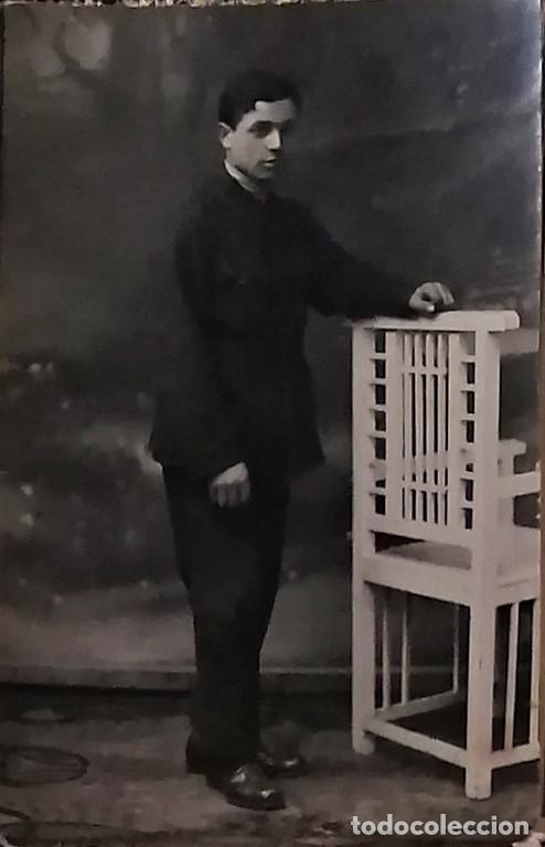 Militaria: Foto estudio primera mitad siglo XX, militar sin identificar, manuscrito en cir&iacute;lico al dorso - CLC