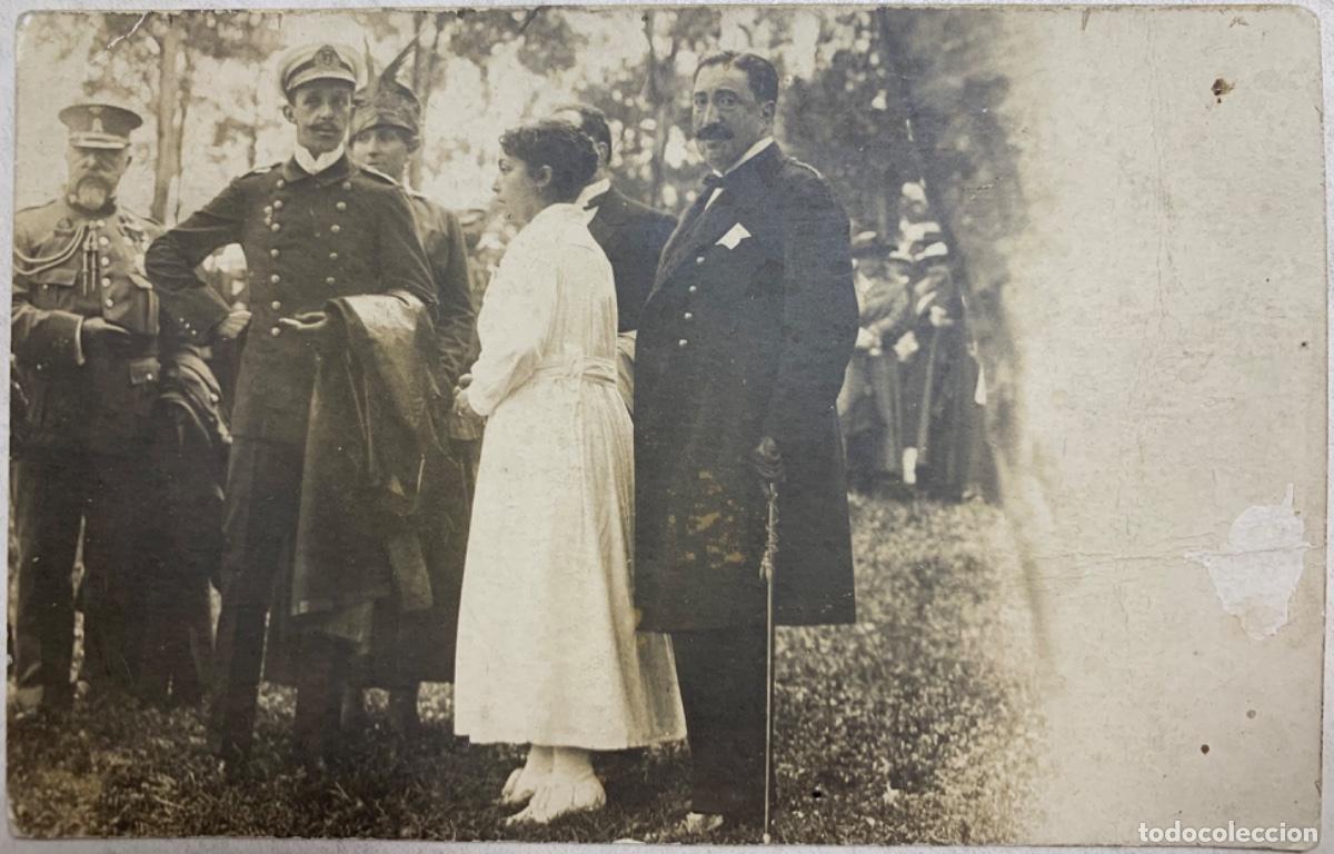 Militaria: FOTOGRAF&Iacute;A POSTAL DEL REY ALFONSO XIII CON AYUDANTE MILITAR- UNIFORME MARINA DE GUERRA